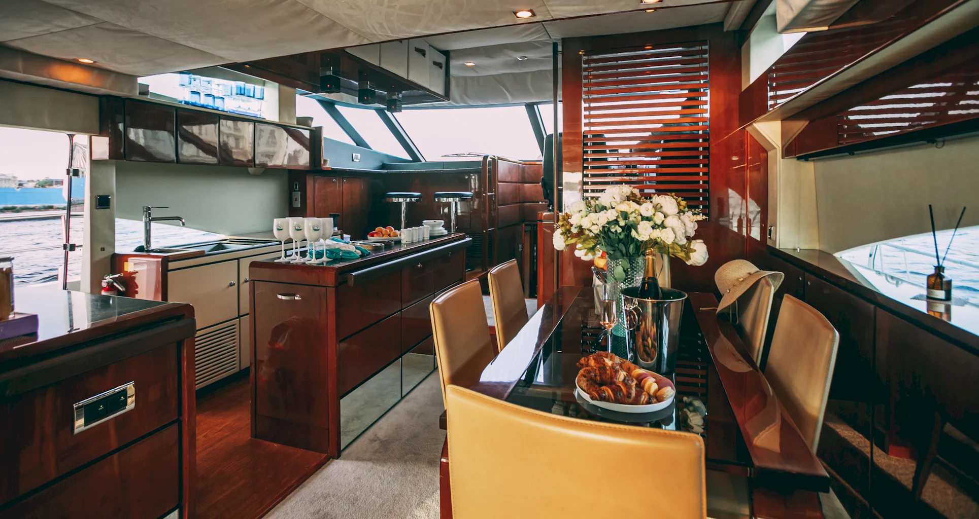 Fairline Squadron 68 (Аврора) image- 16